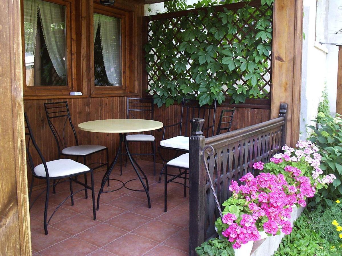 Guest House Astra Kopriwschtiza Exterior foto