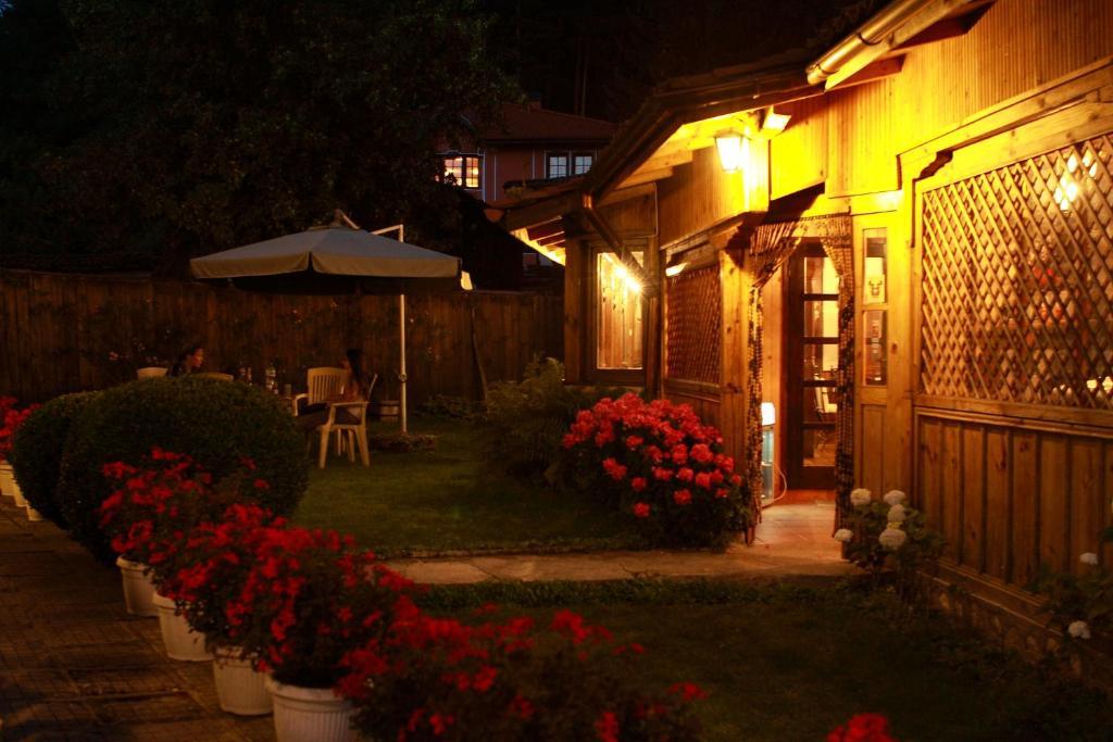Guest House Astra Kopriwschtiza Exterior foto