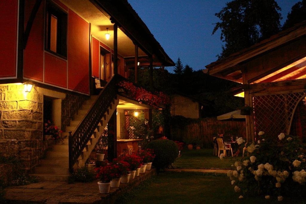 Guest House Astra Kopriwschtiza Exterior foto