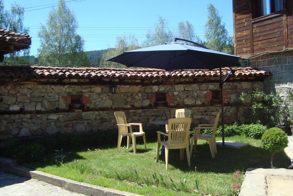 Guest House Astra Kopriwschtiza Exterior foto
